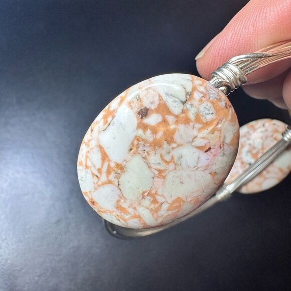 Silver wired metal bracelet with two oval brown swirled stones - Picture 7 of 8